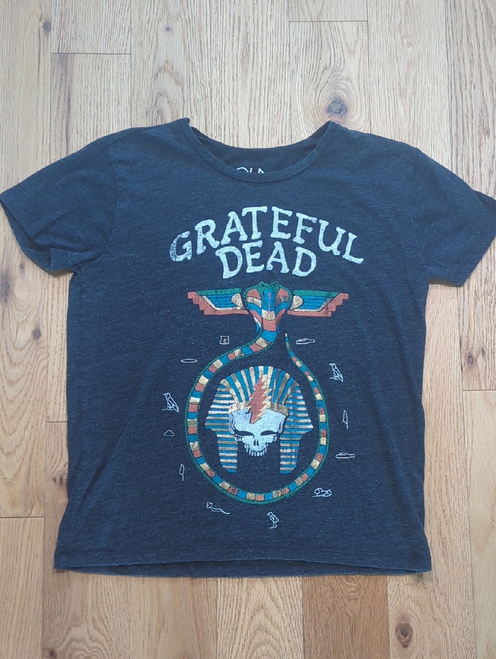Chaser. Grateful Dead Charcoal Band T-shirt. Size Small.